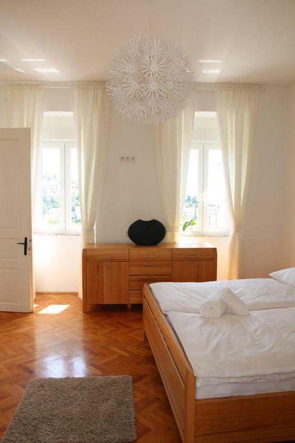 Central House Nona Криквеница Екстериор снимка