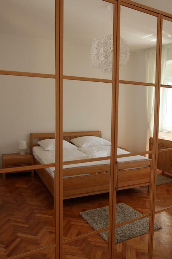 Central House Nona Криквеница Екстериор снимка