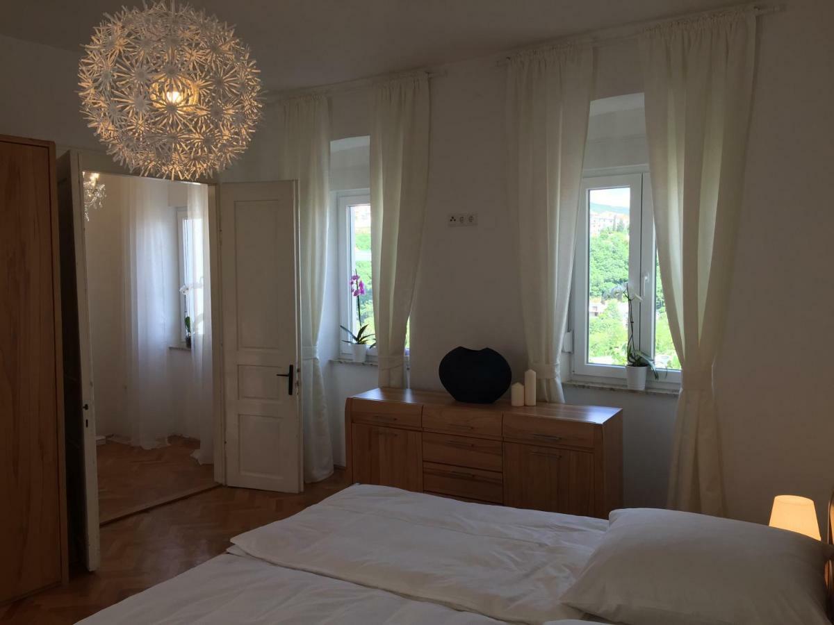 Central House Nona Криквеница Екстериор снимка