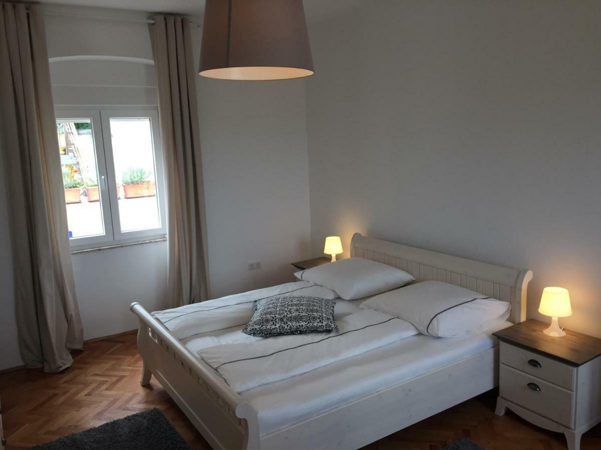 Central House Nona Криквеница Екстериор снимка