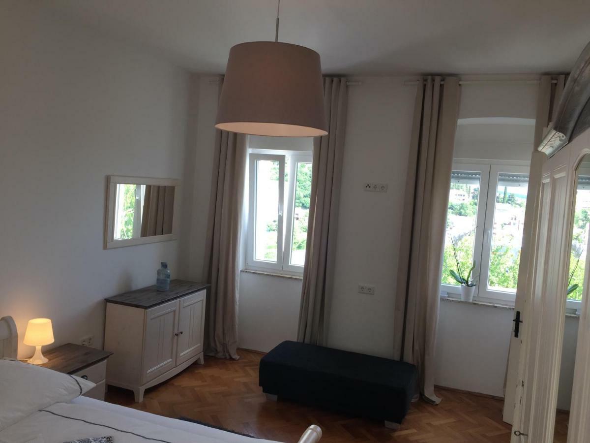 Central House Nona Криквеница Екстериор снимка